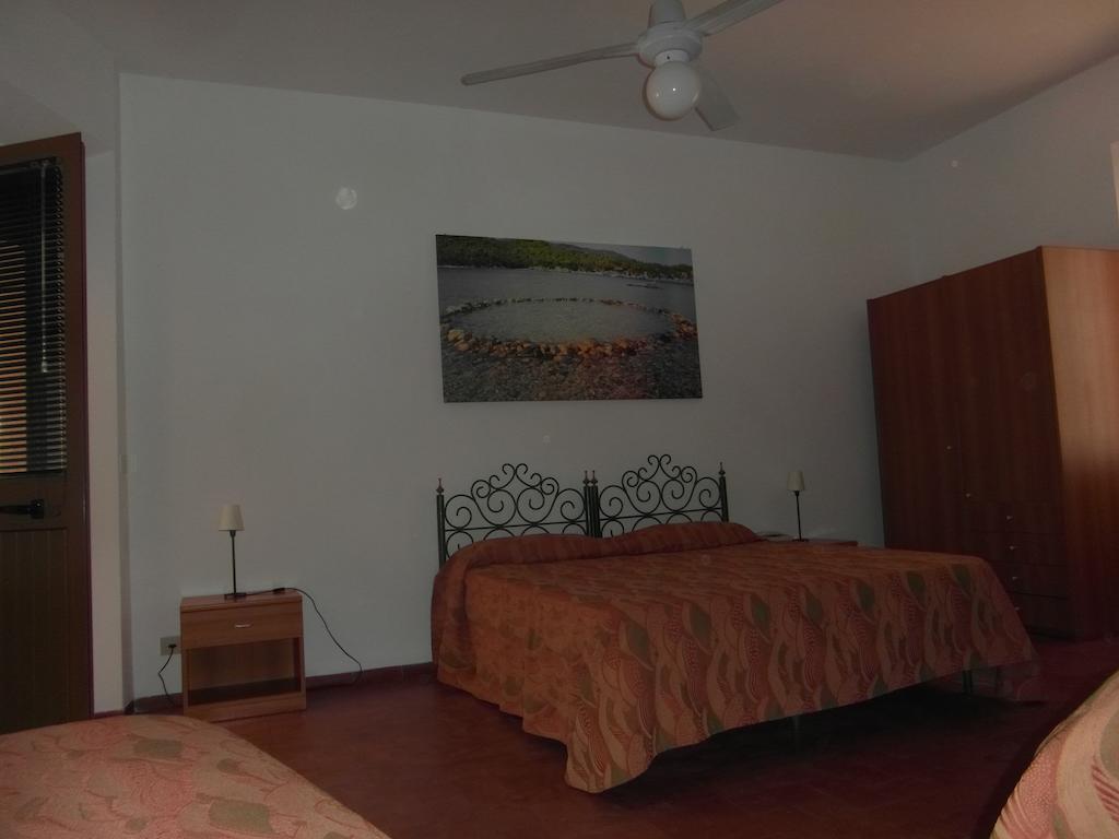 Hotel Villa Nettuno มารินา ดิ กัมโป ห้อง รูปภาพ