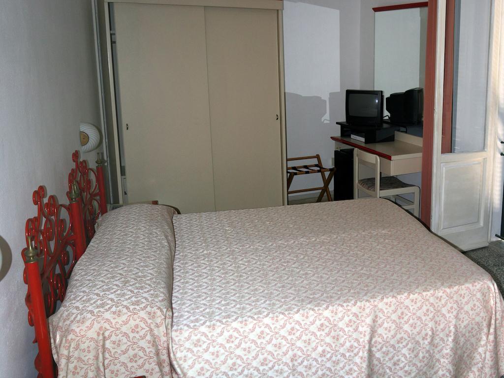 Hotel Villa Nettuno มารินา ดิ กัมโป ห้อง รูปภาพ